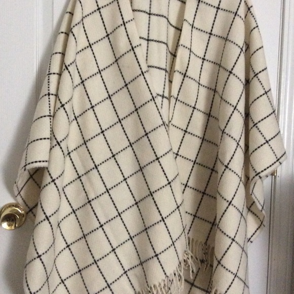 Accessory Street Tops - Poncho/ Wrap/women’s